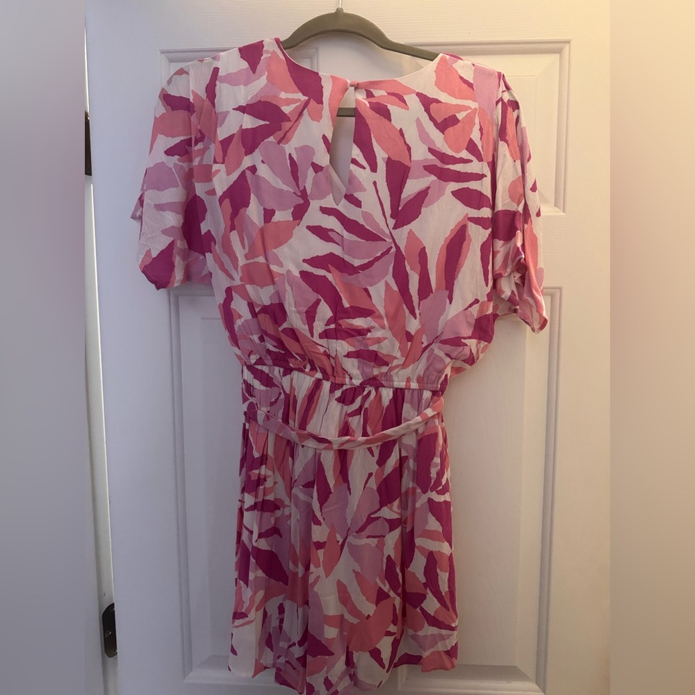Pink Patterned Jumpsuit 🩷 - Picture 3 of 8
